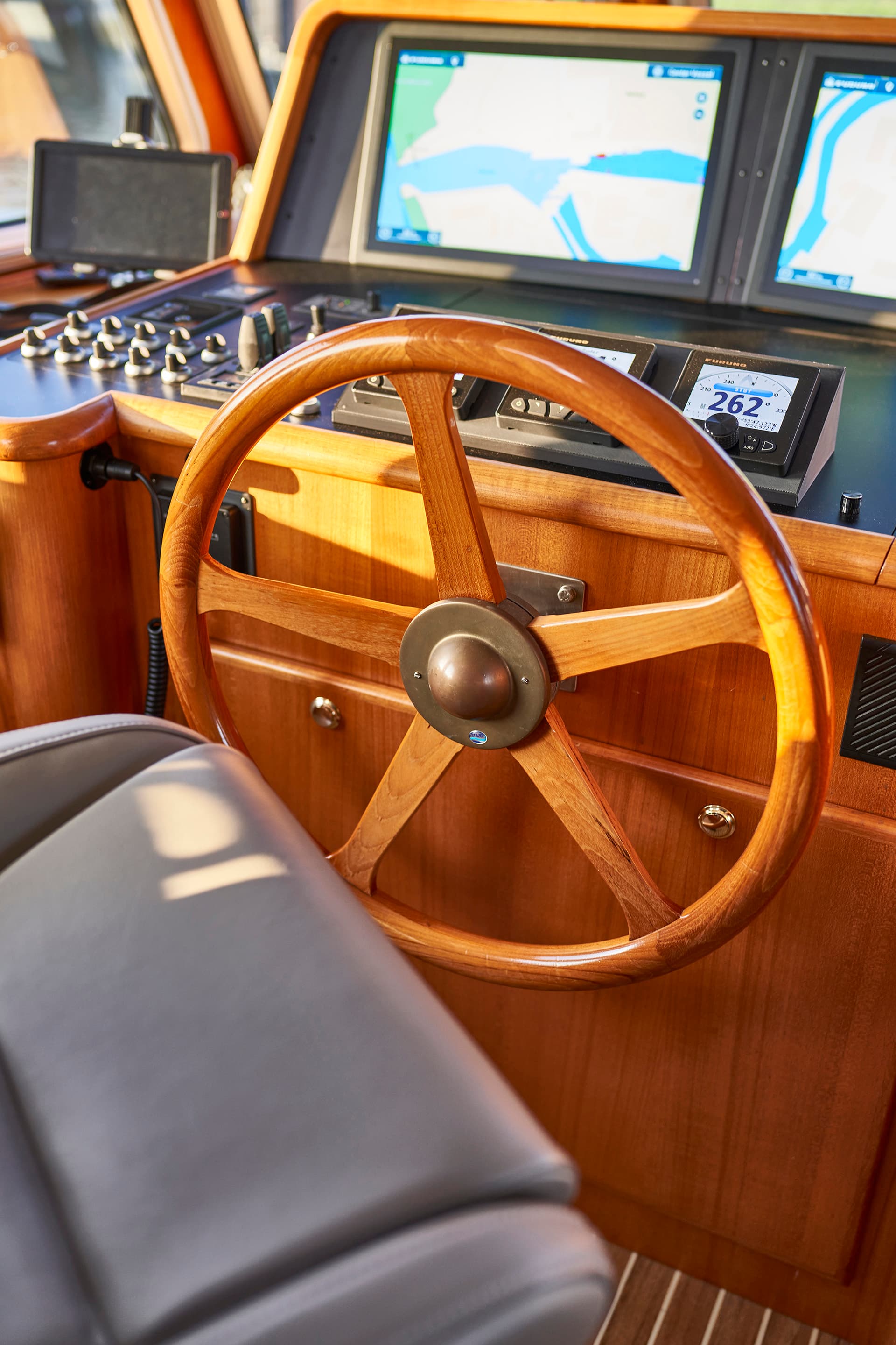 Classic Helm Wheel
